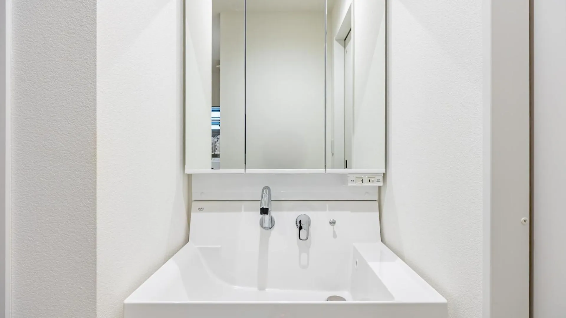 Modern Japan 東京浅草 East Apartment Tokyo Japan